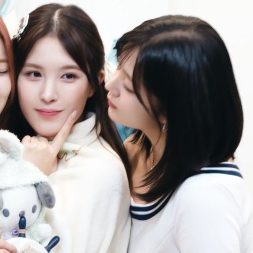 Latest photo of Lee Soojin (Weeekly)