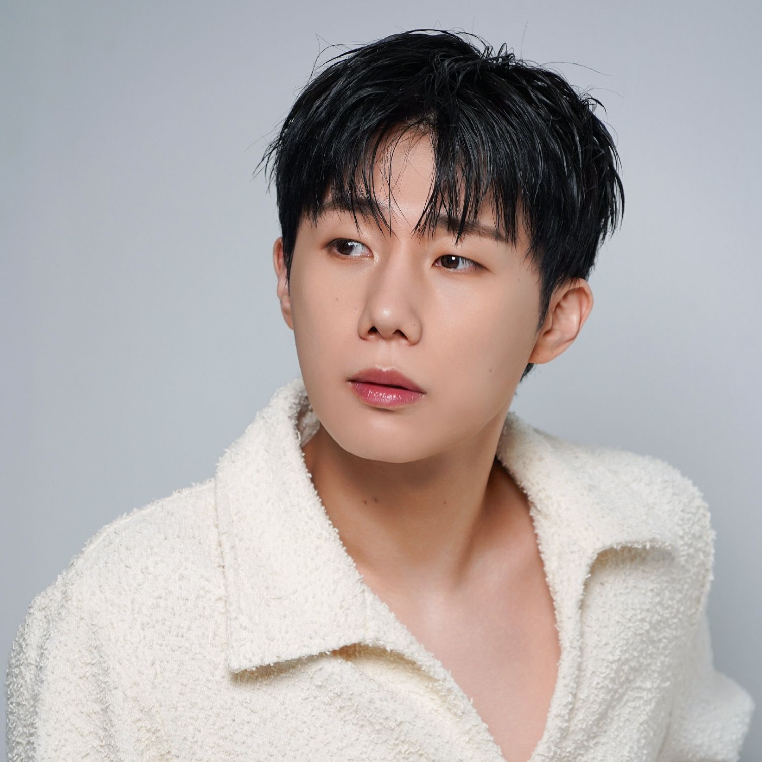 Latest photo of Sungkyu (INFINITE)