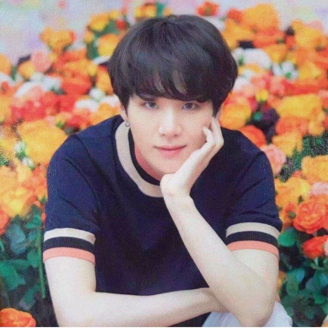 Latest photo of SUGA (BTS)