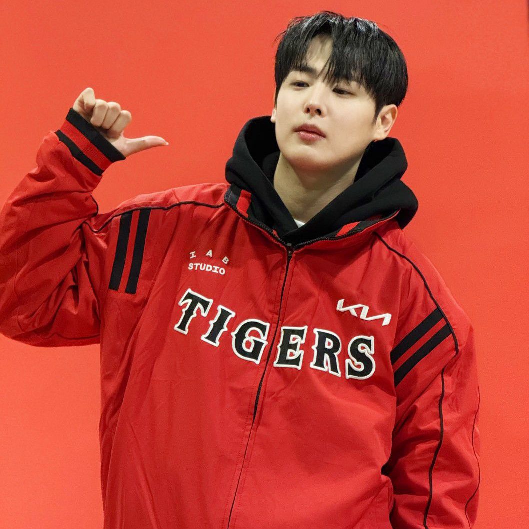 A moment captured by Choi Byungchan's fan