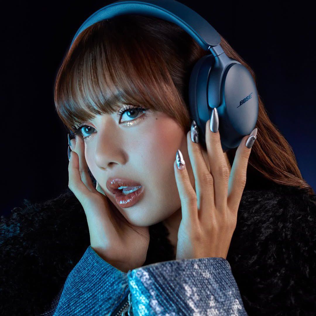 Behind-the-scenes cut of Lisa (BLACKPINK)