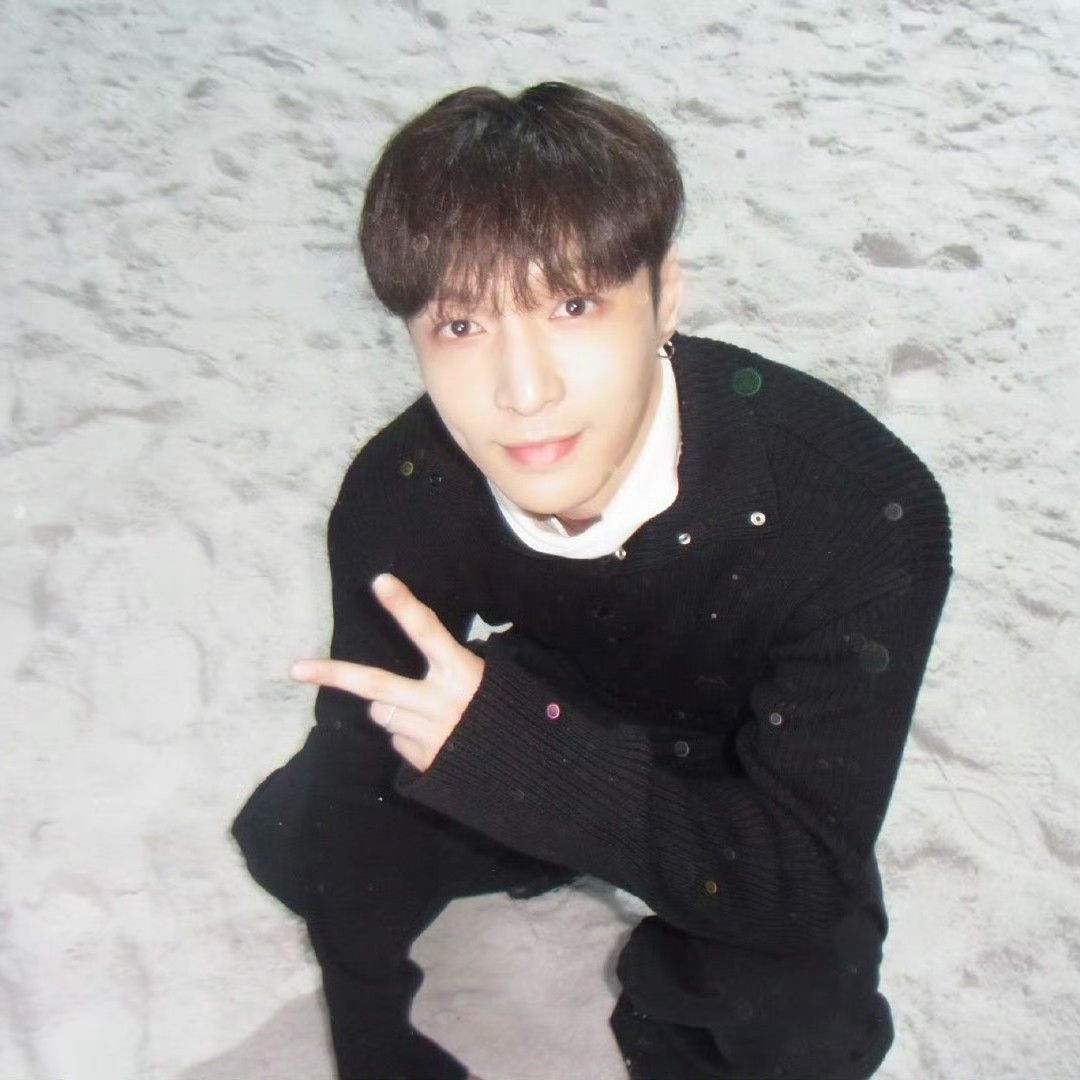 Latest photo of Lay (EXO)