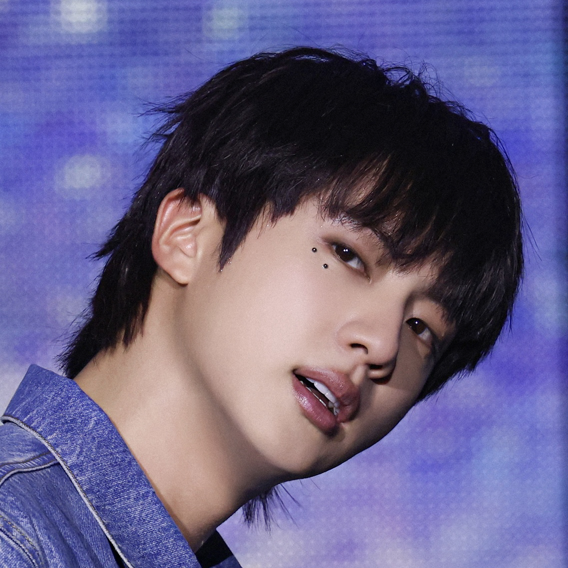 Momen yang diabadikan oleh penggemar Jin (BTS)