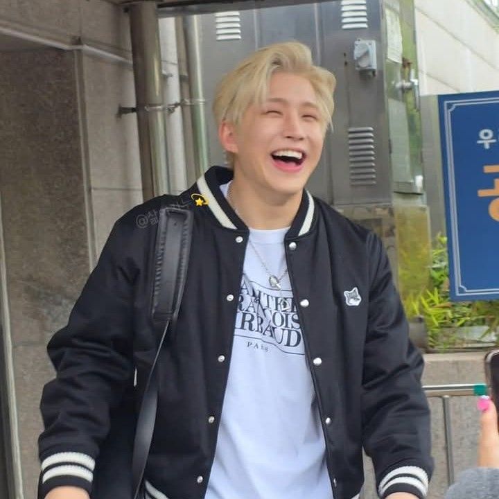 Latest photo of Jinjin (ASTRO)