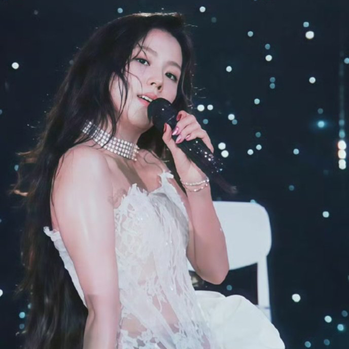 A moment captured by Jisoo (BLACKPINK)'s fan