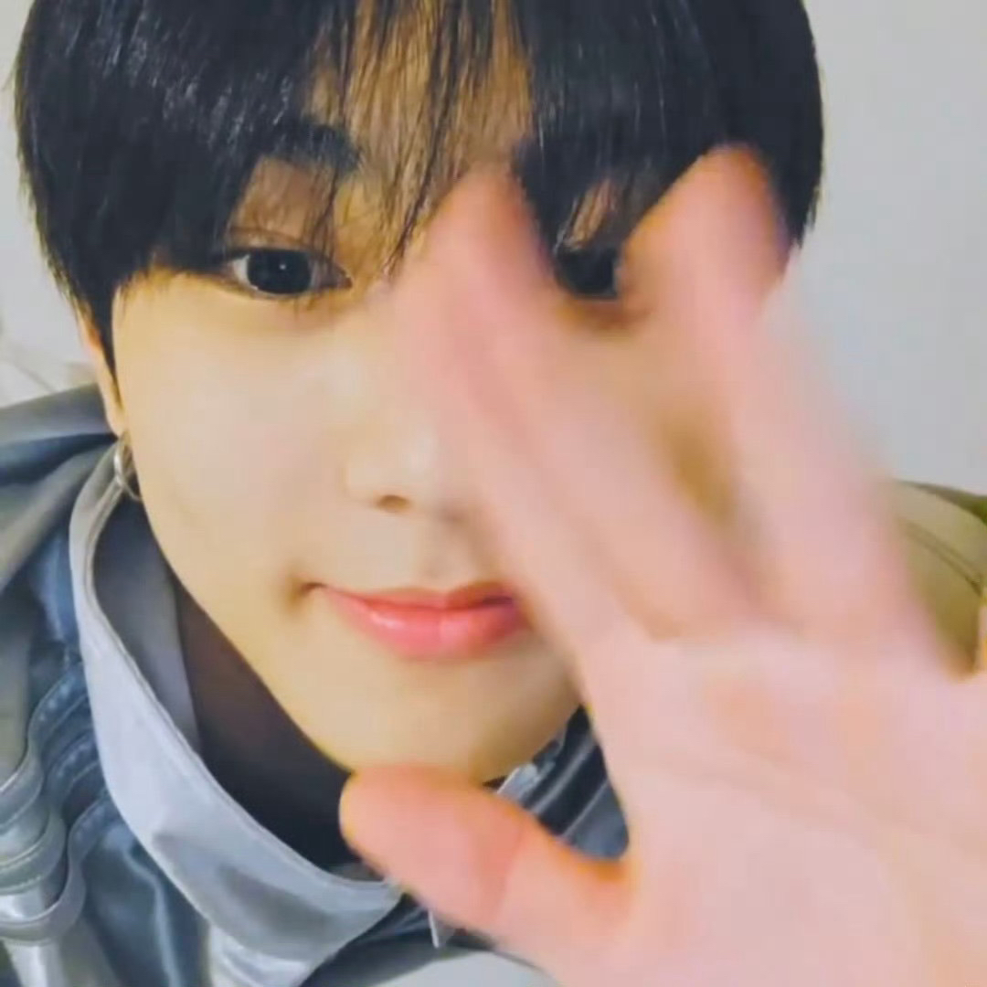 Recent activity shot of Jungwon (ENHYPEN)