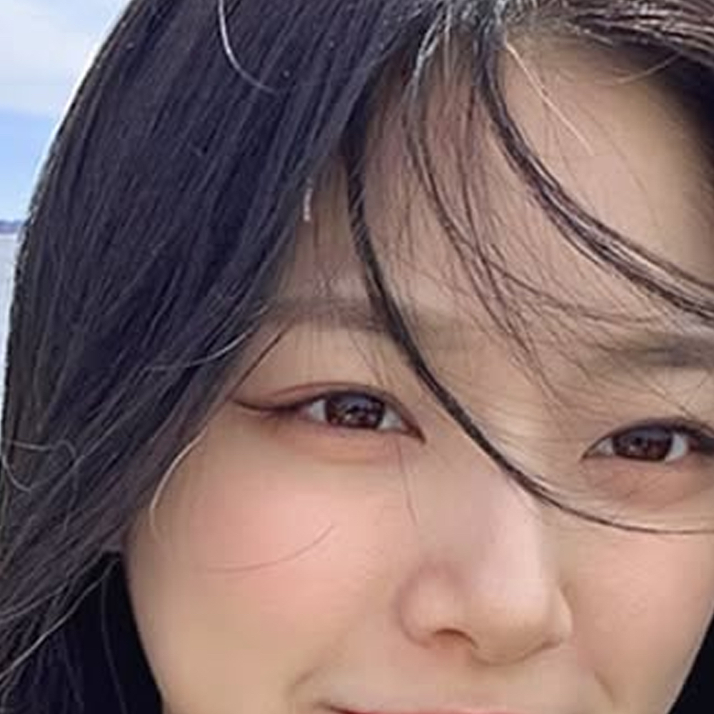A moment captured by HyunJin (Loossemble)'s fan