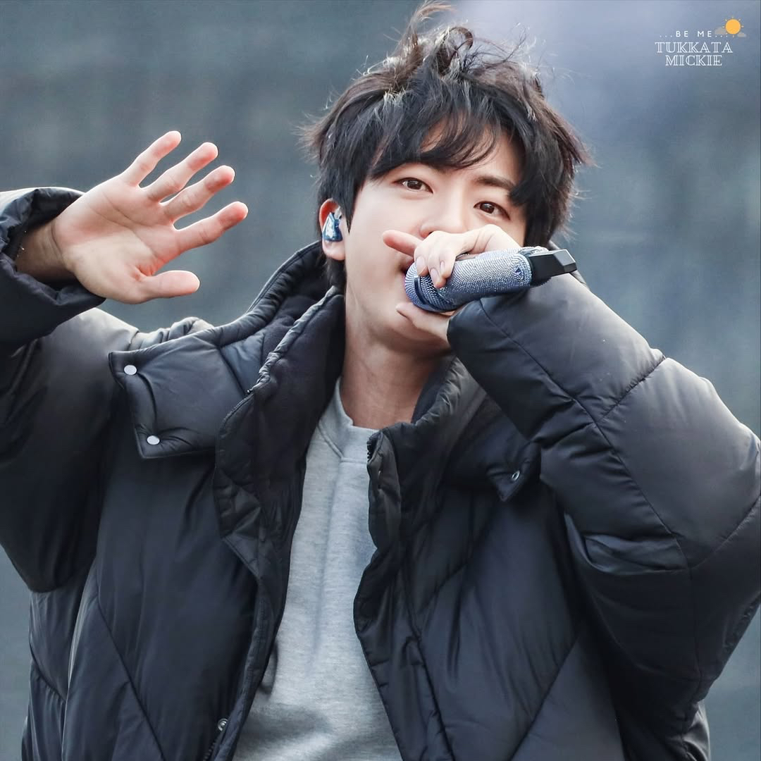 진 (방탄소년단) 최근 활동샷