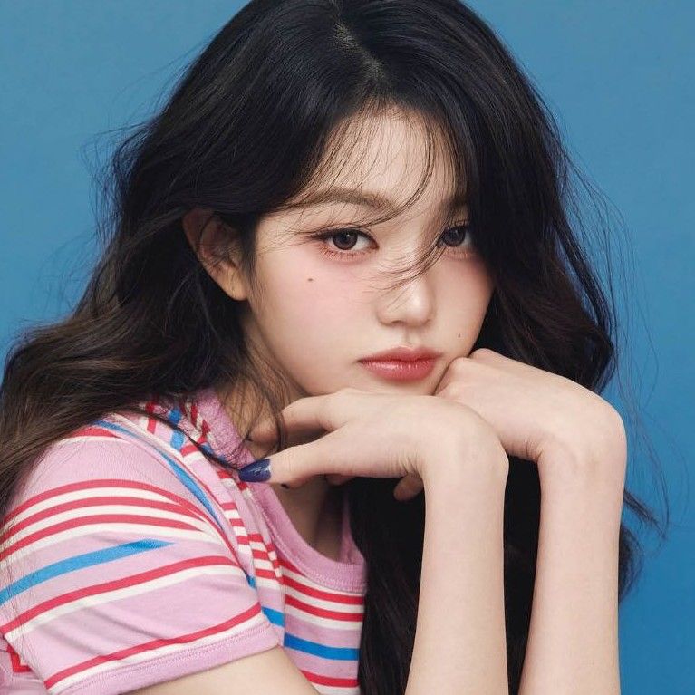 Latest photo of Jang Wonyoung (IVE)