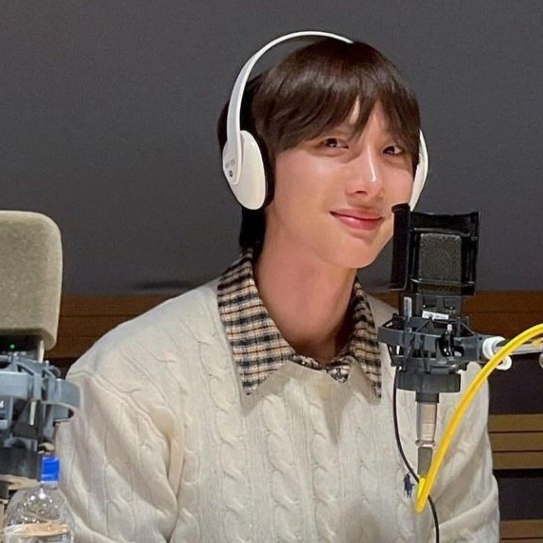 Recent activity shot of Hui (PENTAGON)