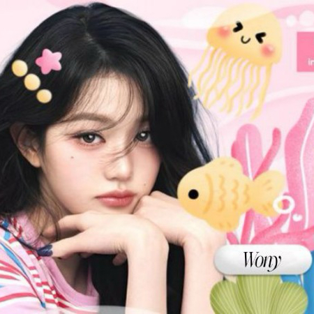 Recent activity shot of Jang Wonyoung (IVE)