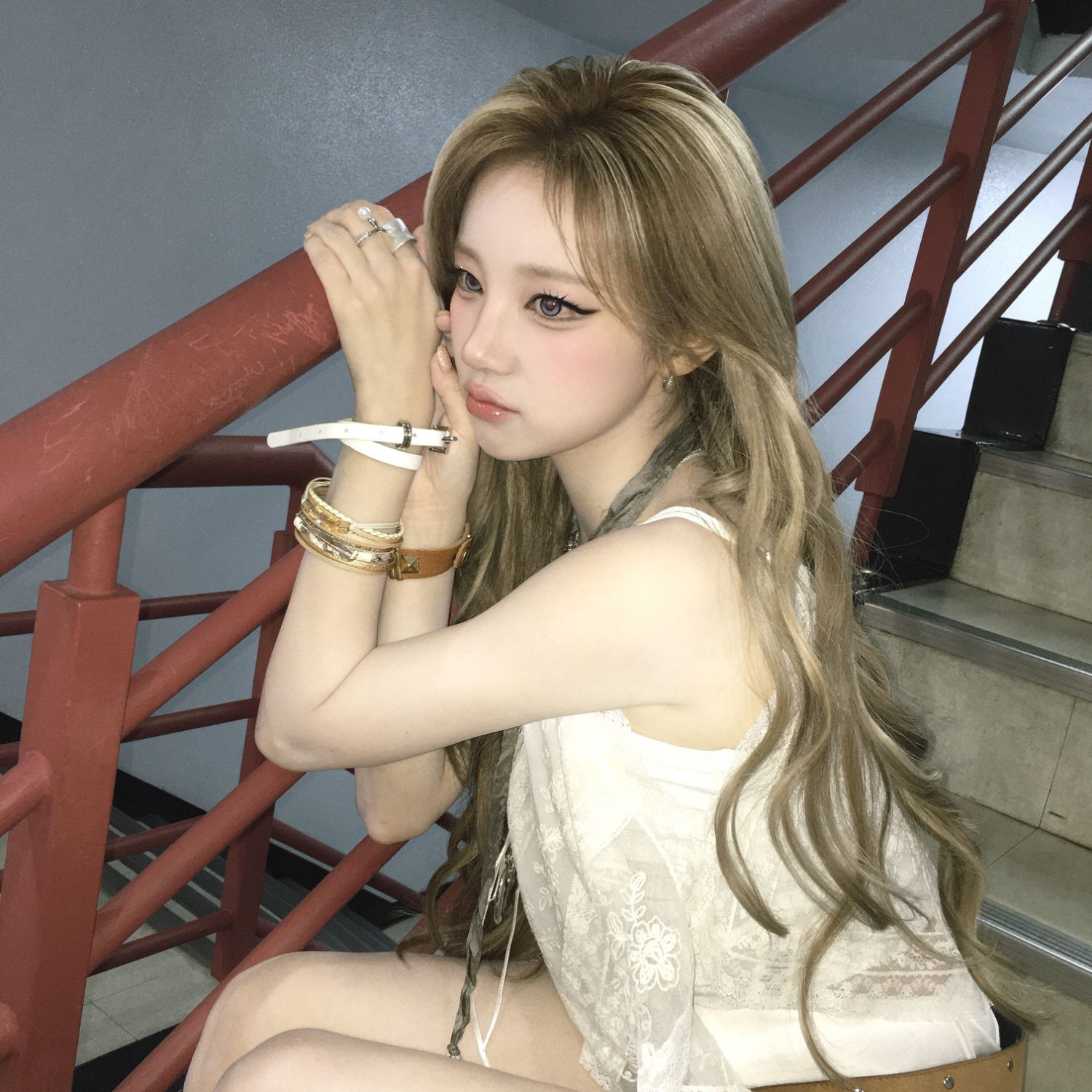 Behind-the-scenes cut of Yuqi (i-dle)