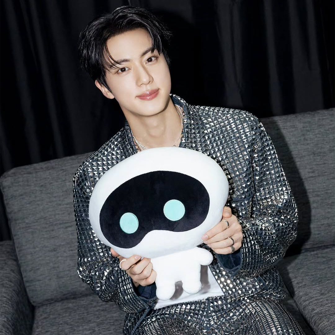 ジン (BTS)の最近の活動写真