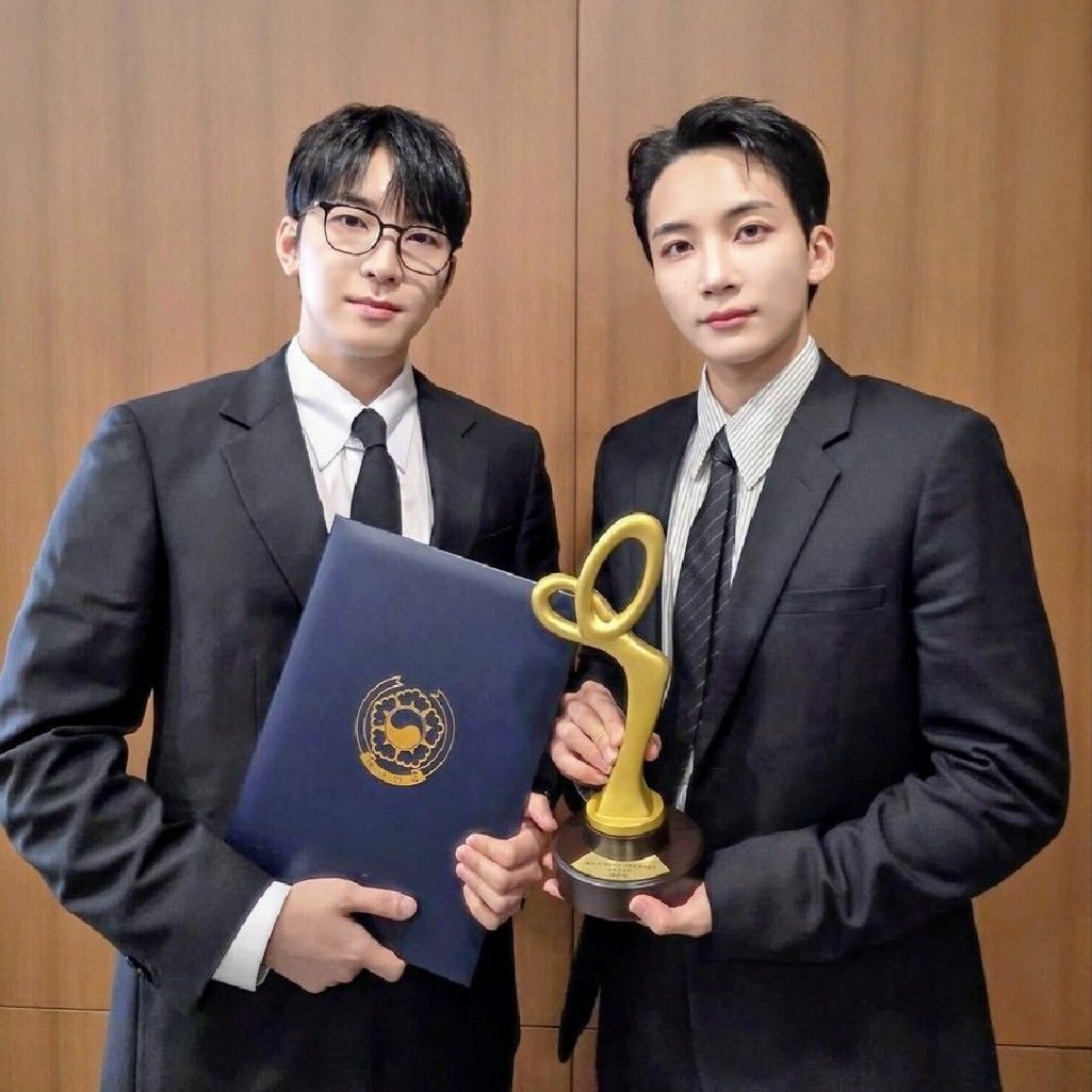 Recent activity shot of Jeonghan (SEVENTEEN)