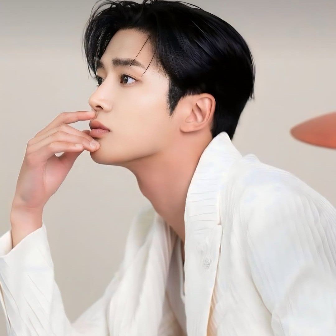 Recent activity shot of Rowoon