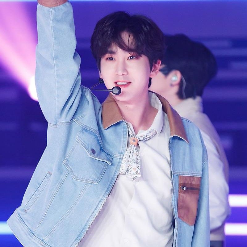 Recent activity shot of Shinwon (PENTAGON)