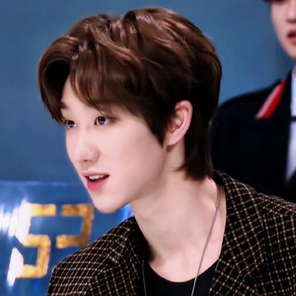 Behind-the-scenes cut of The 8 (SEVENTEEN)