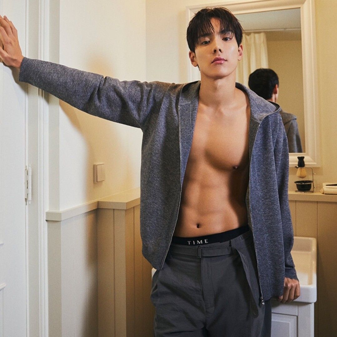 A moment captured by Shownu (MONSTA X)'s fan