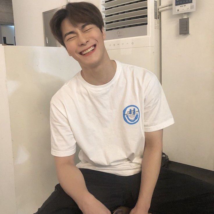 Latest photo of Moonbin (ASTRO)