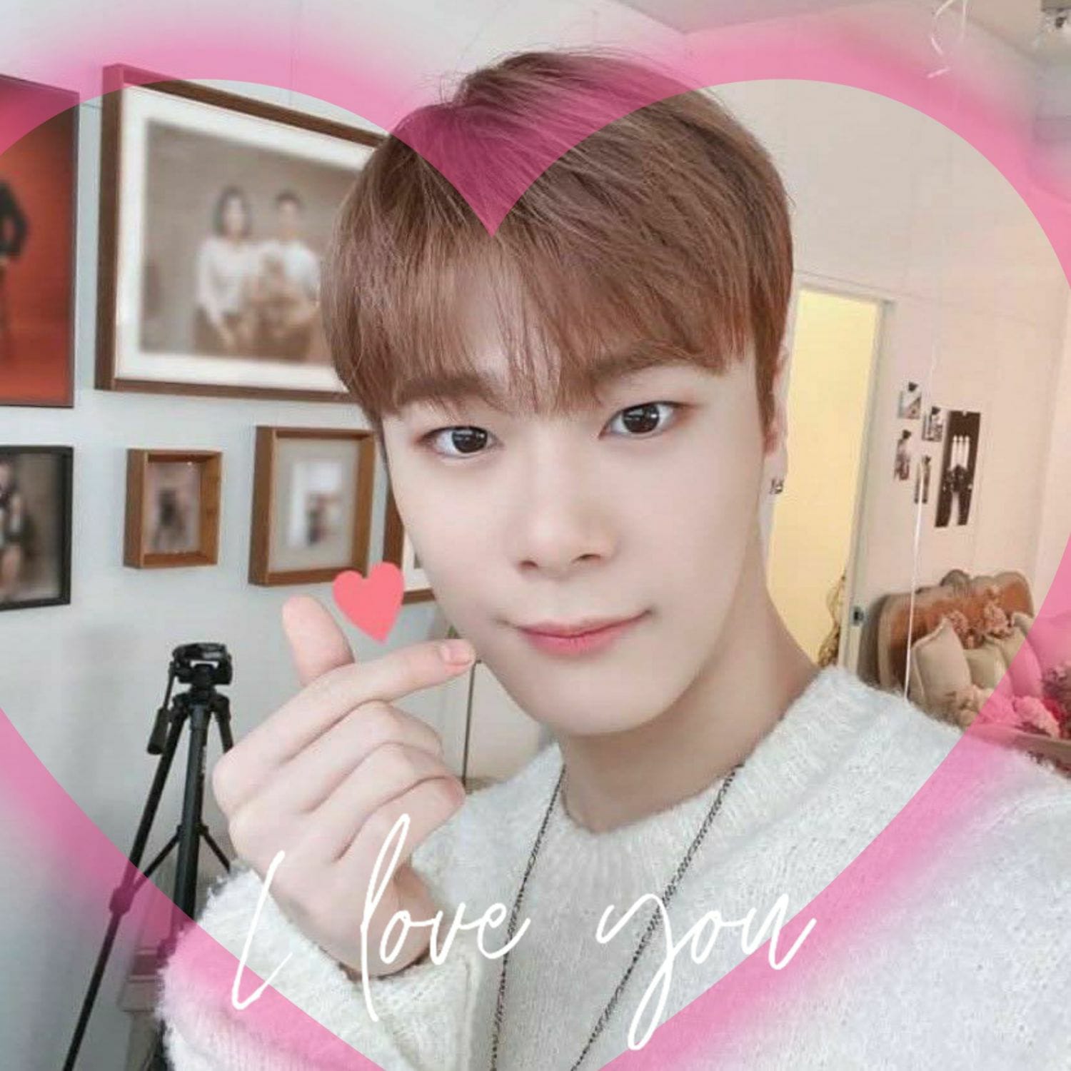 Latest photo of Moonbin (ASTRO)