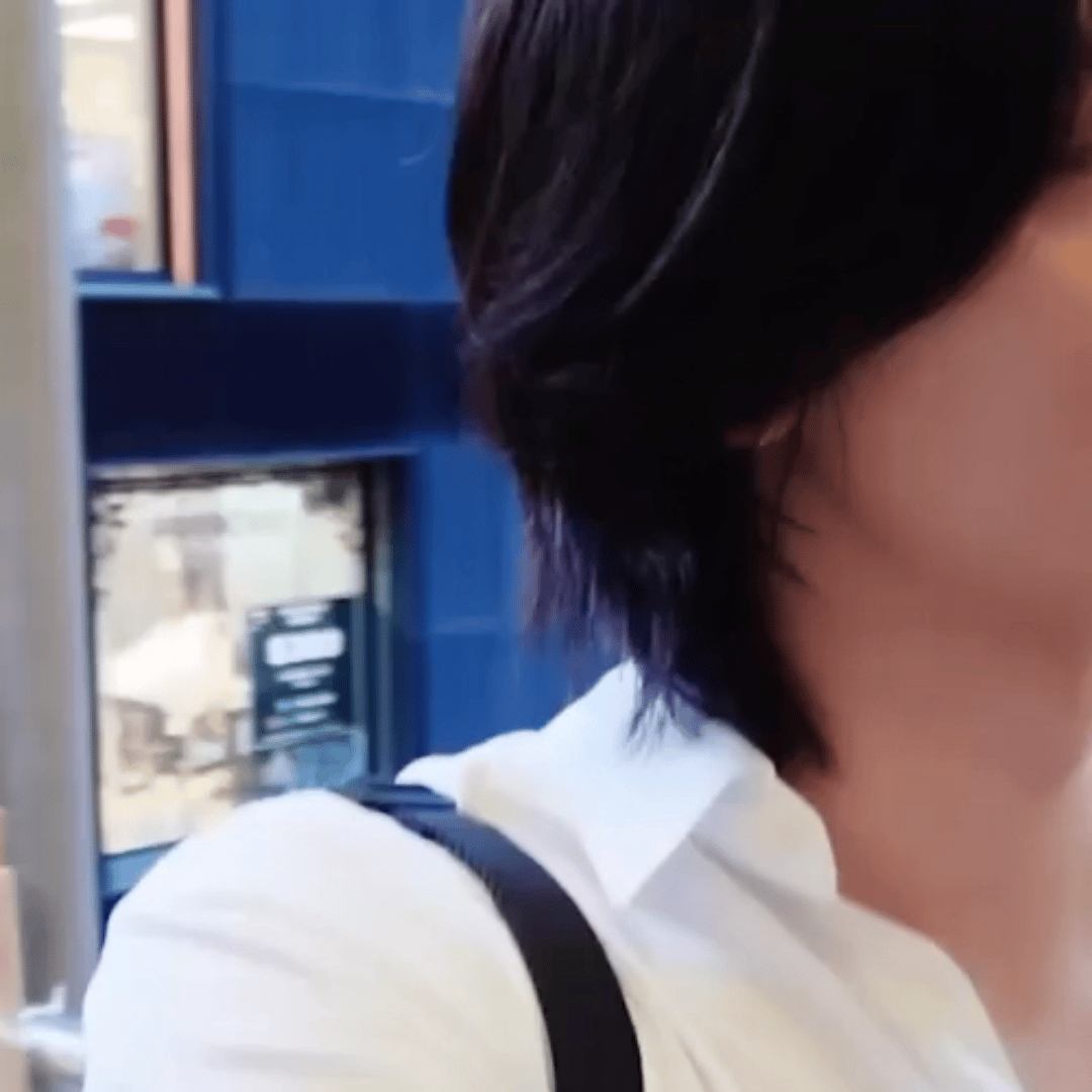 Latest photo of Hwiyoung (SF9)