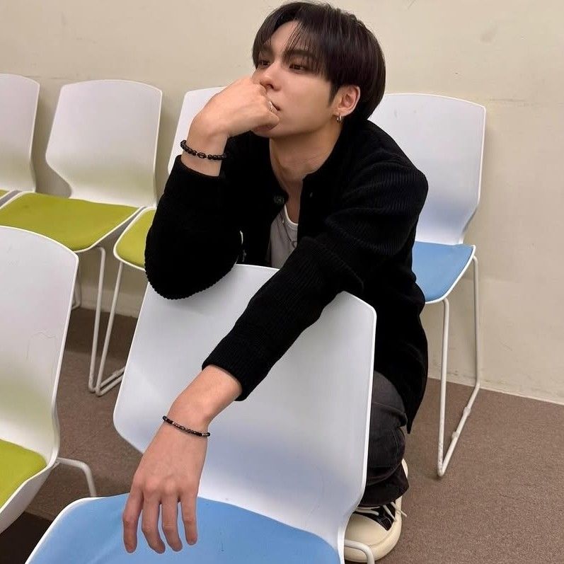 A moment captured by BX (CIX)'s fan