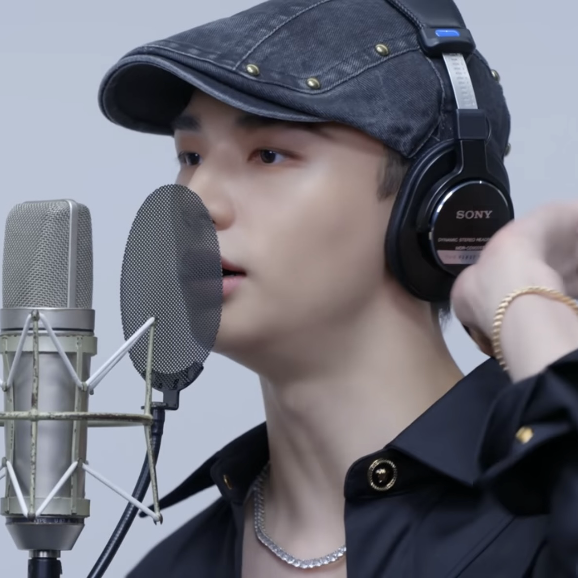 Recent activity shot of Hyunjin (Stray Kids)