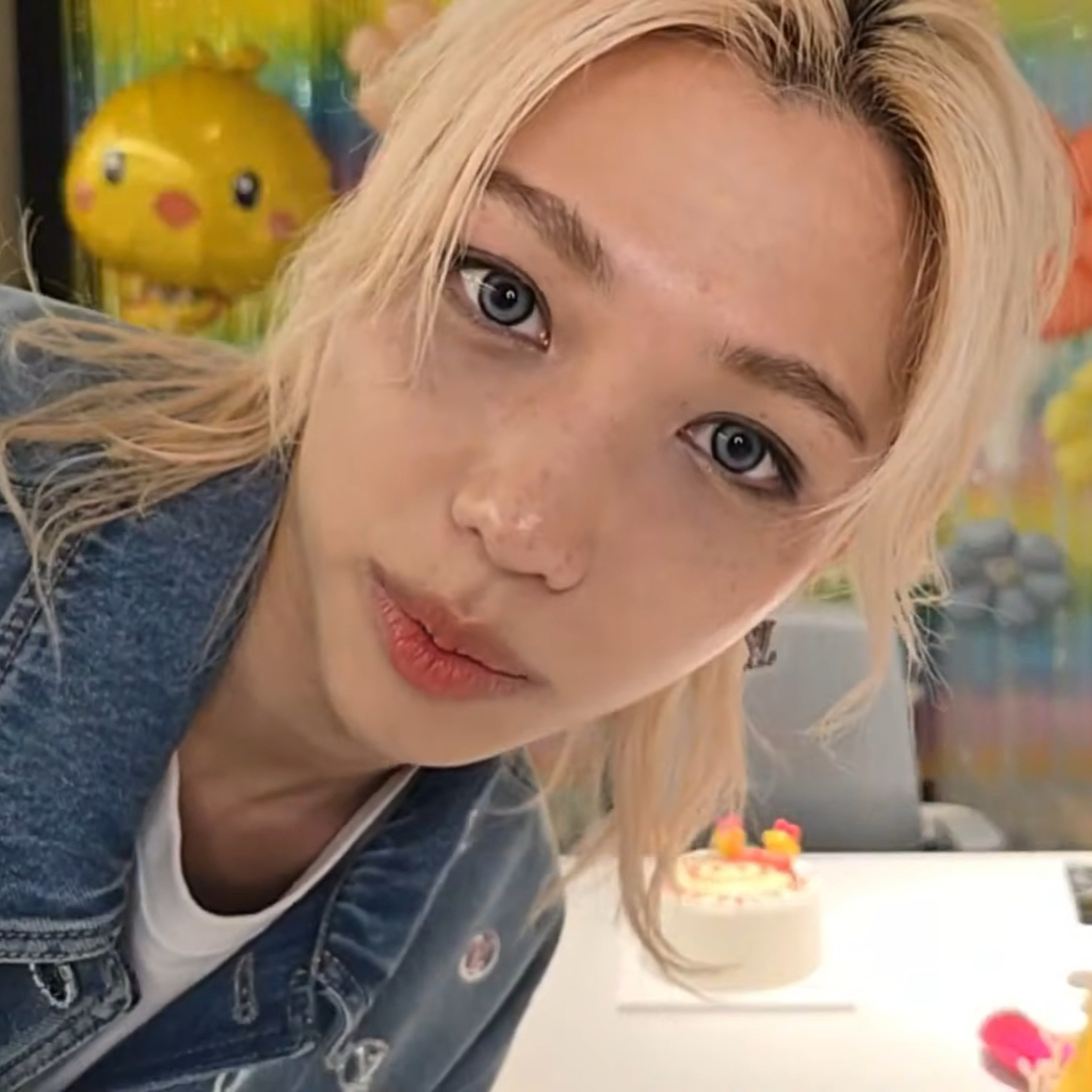 Foto aktivitas terbaru Felix (Stray Kids)