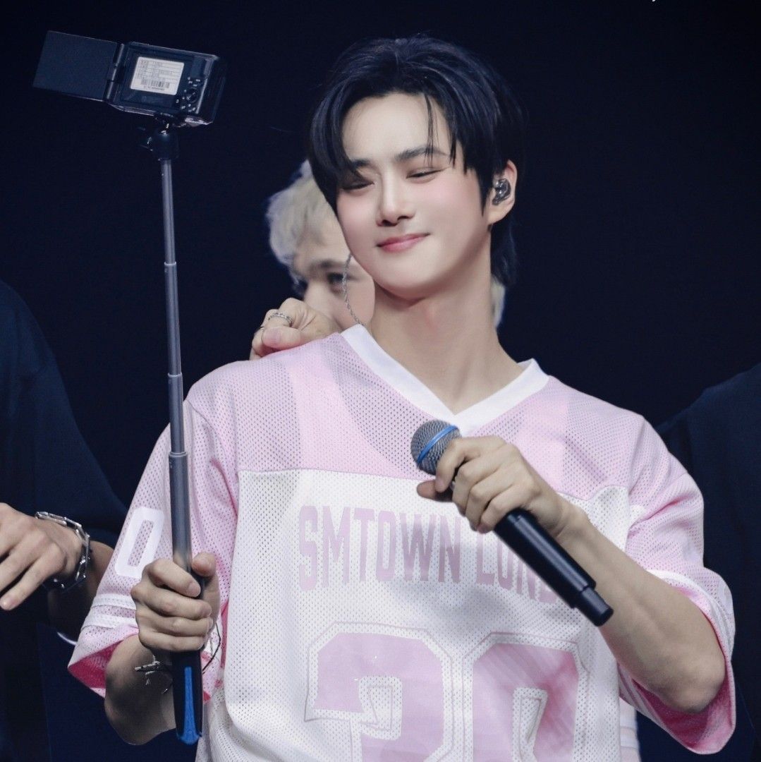 Behind-the-scenes cut of Suho (EXO)