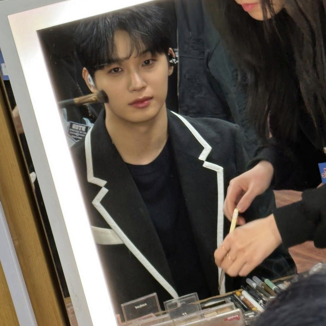 Behind-the-scenes cut of Lim Hyunsik (BTOB)
