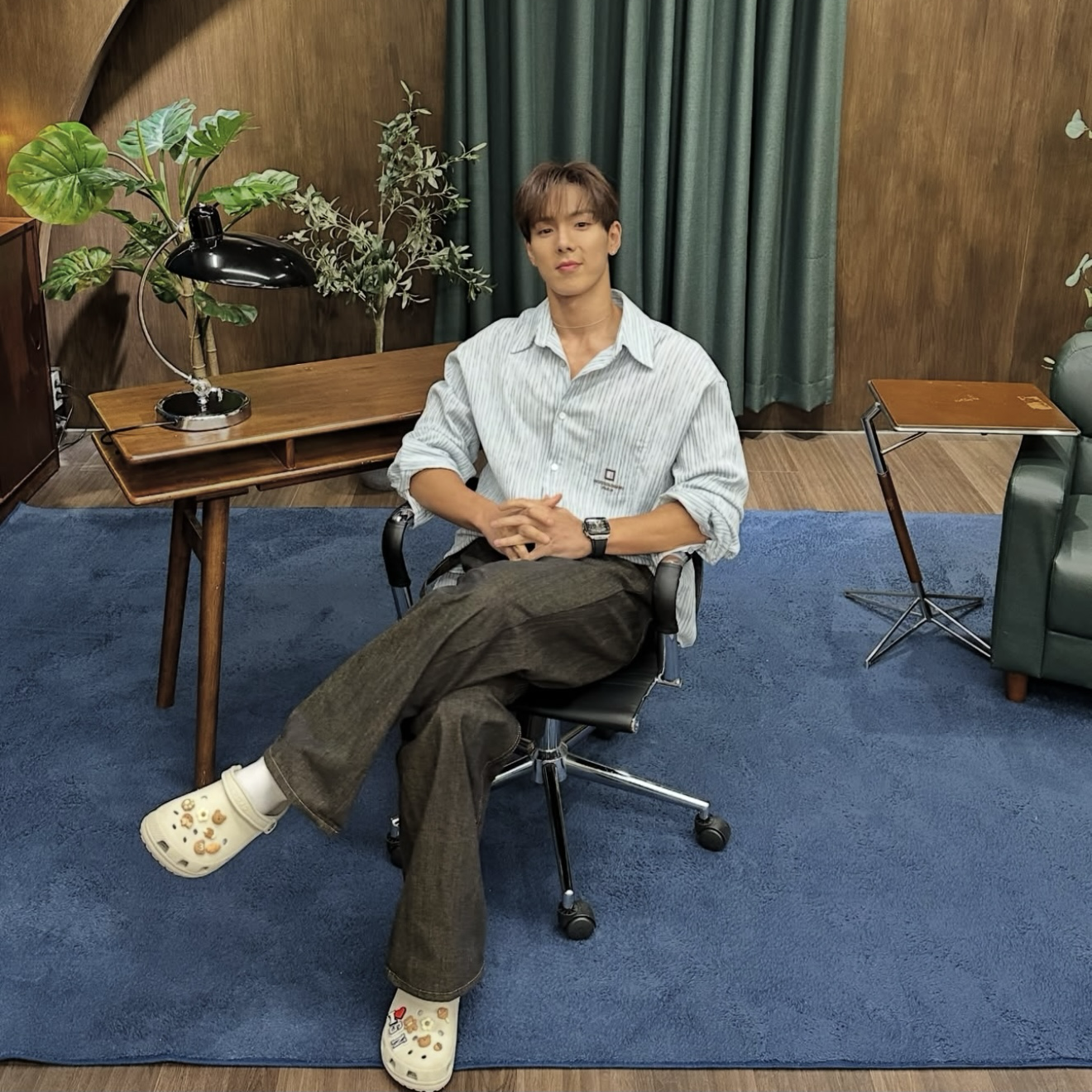 Behind-the-scenes cut of Shownu (MONSTA X)