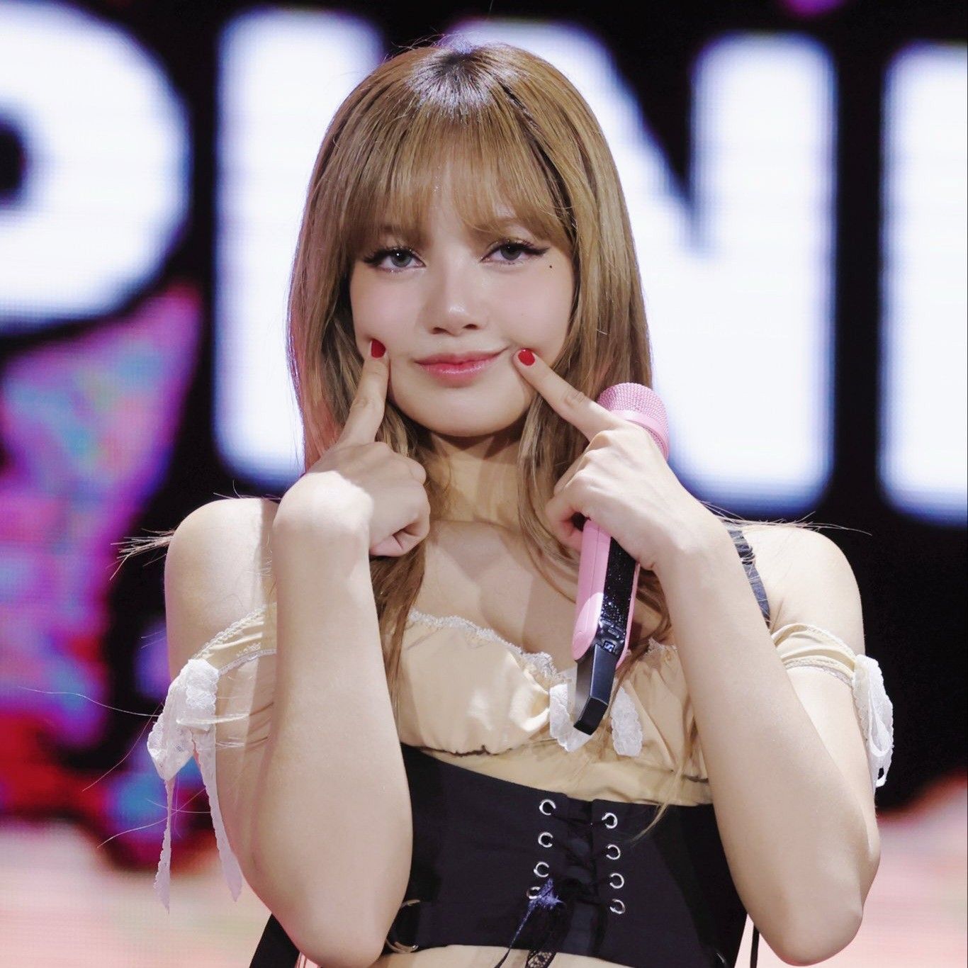 リサ (BLACKPINK)の最新写真