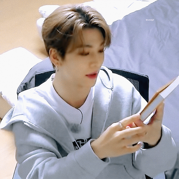 A moment captured by He Xinlong (ALPHA DRIVE ONE)'s fan