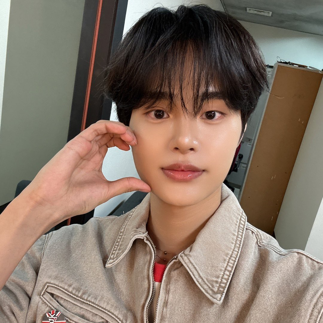 Latest photo of Lee Daehwi (AB6IX)