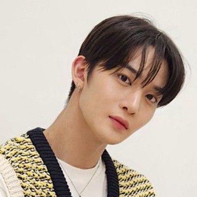 Behind-the-scenes cut of Bae Jinyoung