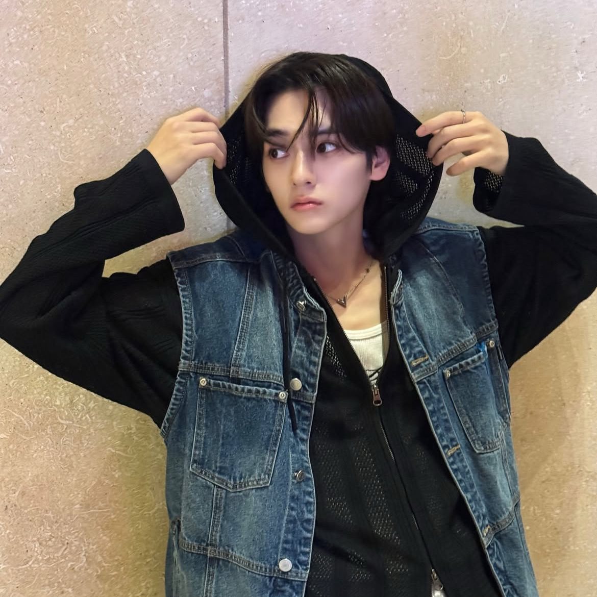 Behind-the-scenes cut of Sungyun (n.SSign)