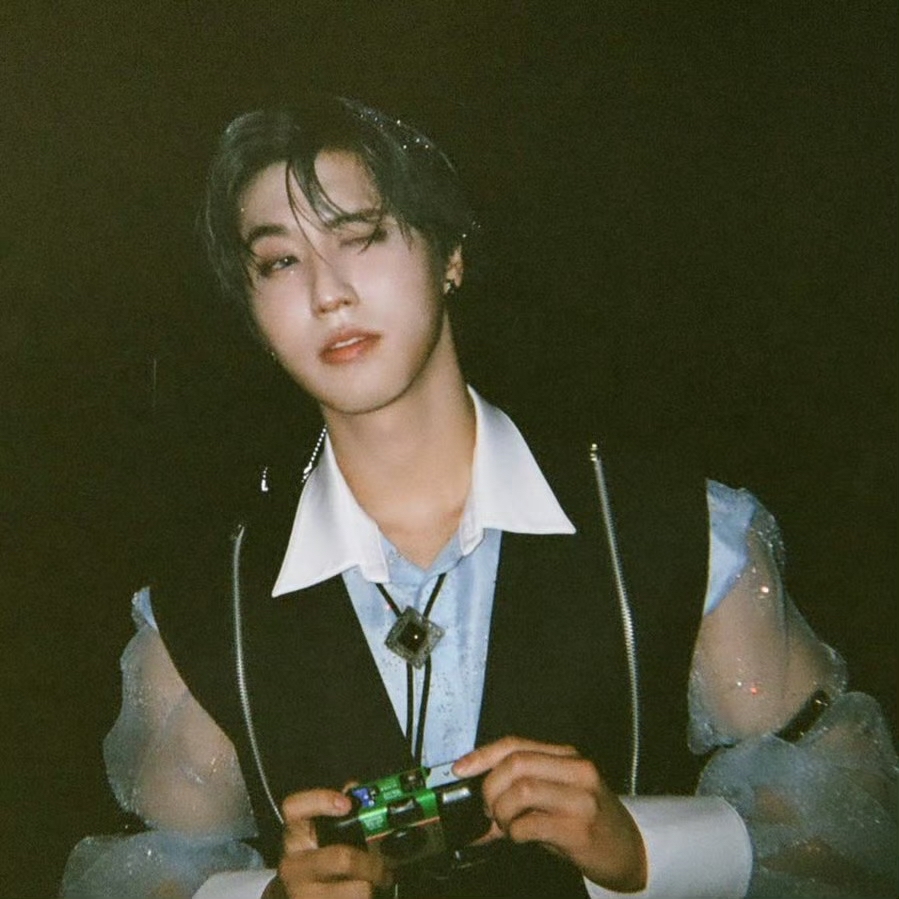 Latest photo of HAN (Stray Kids)