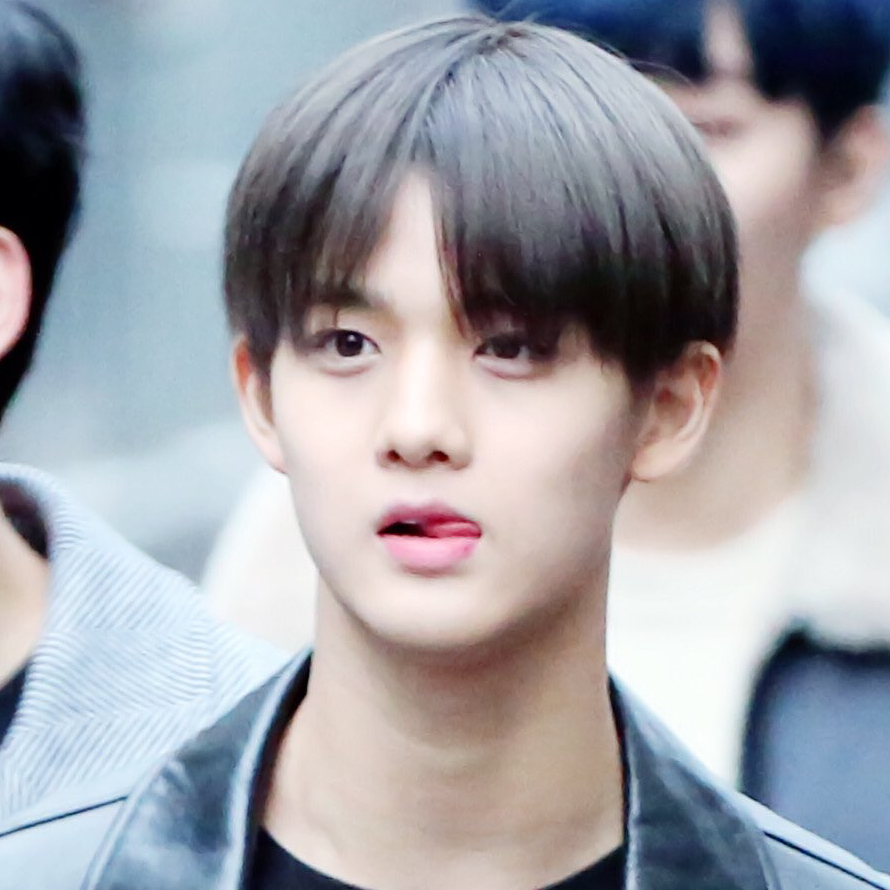 Momen yang diabadikan oleh penggemar Bae Jinyoung