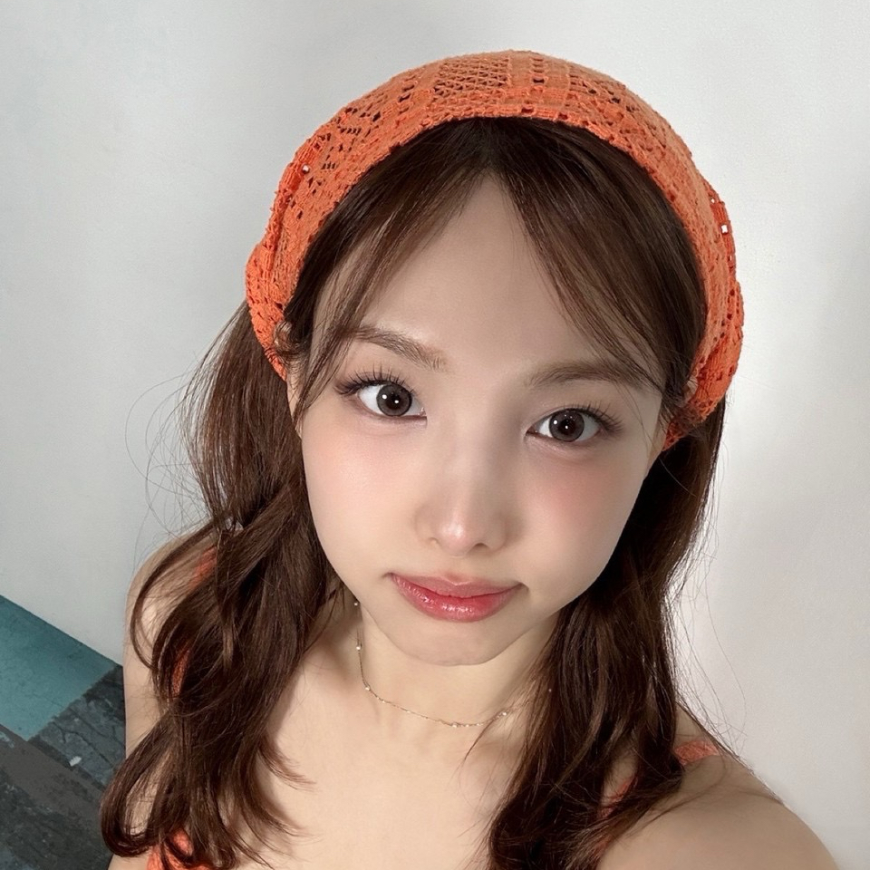 A moment captured by Nayeon (TWICE)'s fan