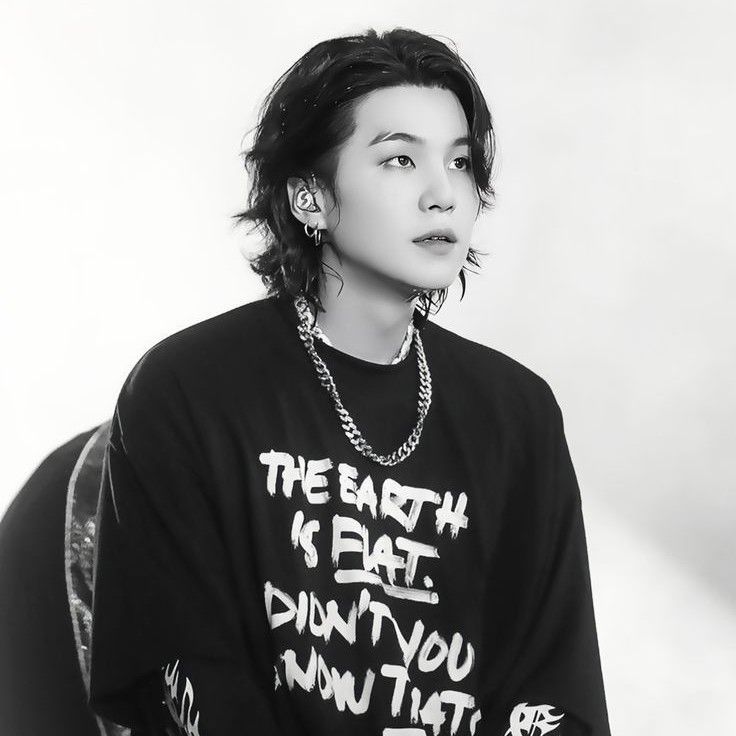 Potret di balik layar SUGA (BTS)