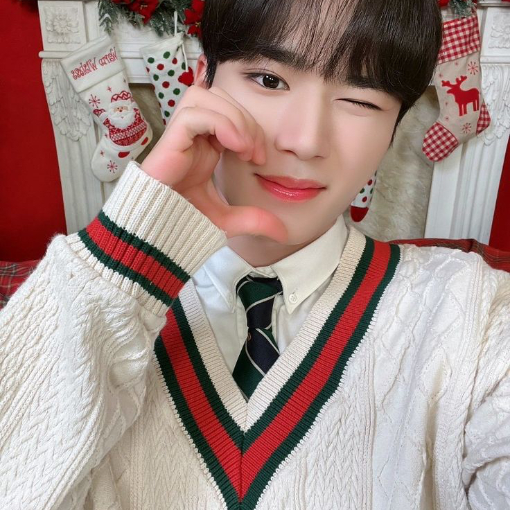 Behind-the-scenes cut of Kim Junseo (ALPHA DRIVE ONE)