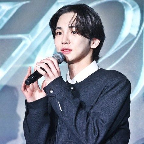 A moment captured by Key (SHINee)'s fan