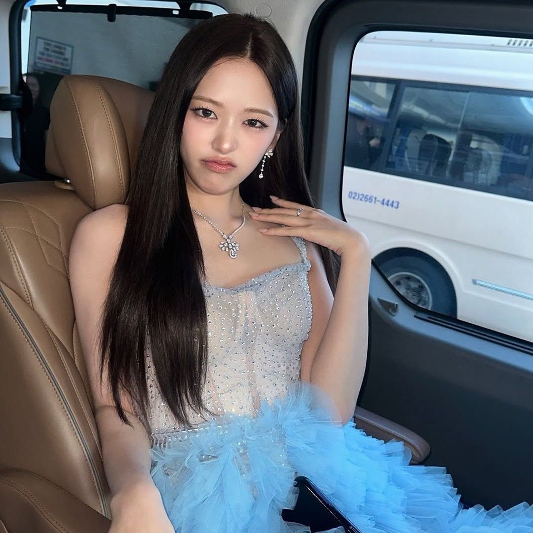 Recent activity shot of An Yujin (IVE)