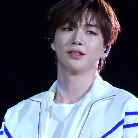 강다니엘 최근 활동샷