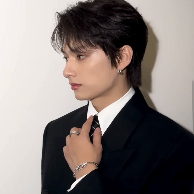 Recent activity shot of Jun (SEVENTEEN)