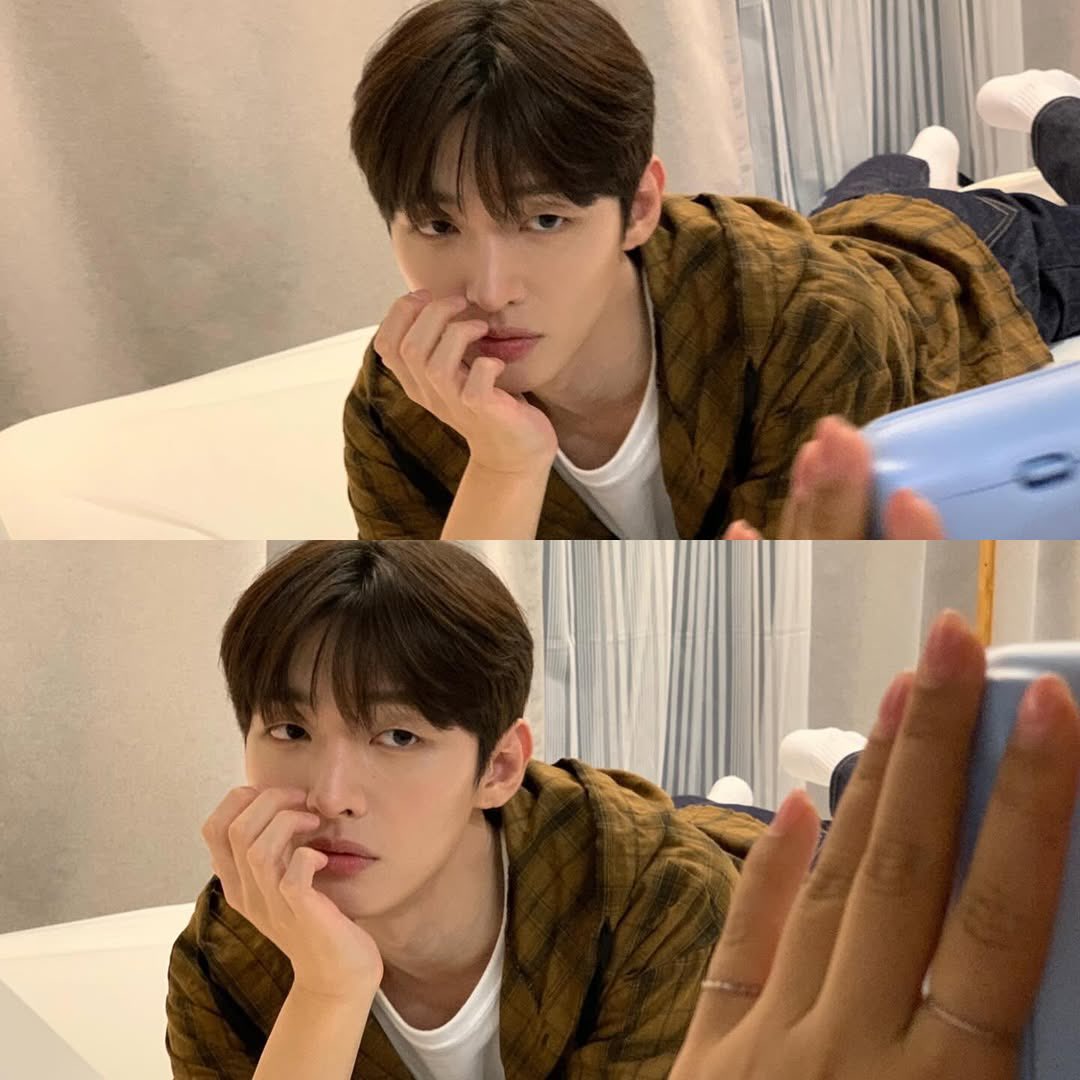 A moment captured by Yoon Jisung's fan