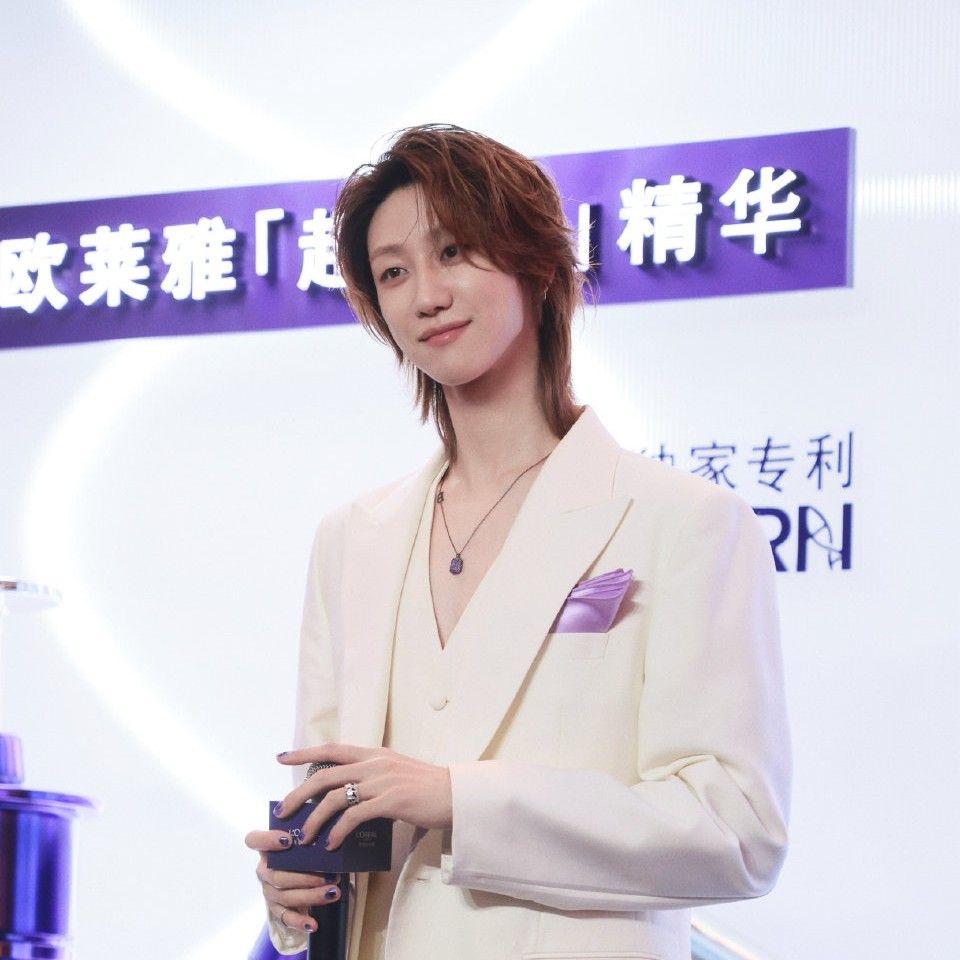 Behind-the-scenes cut of The 8 (SEVENTEEN)