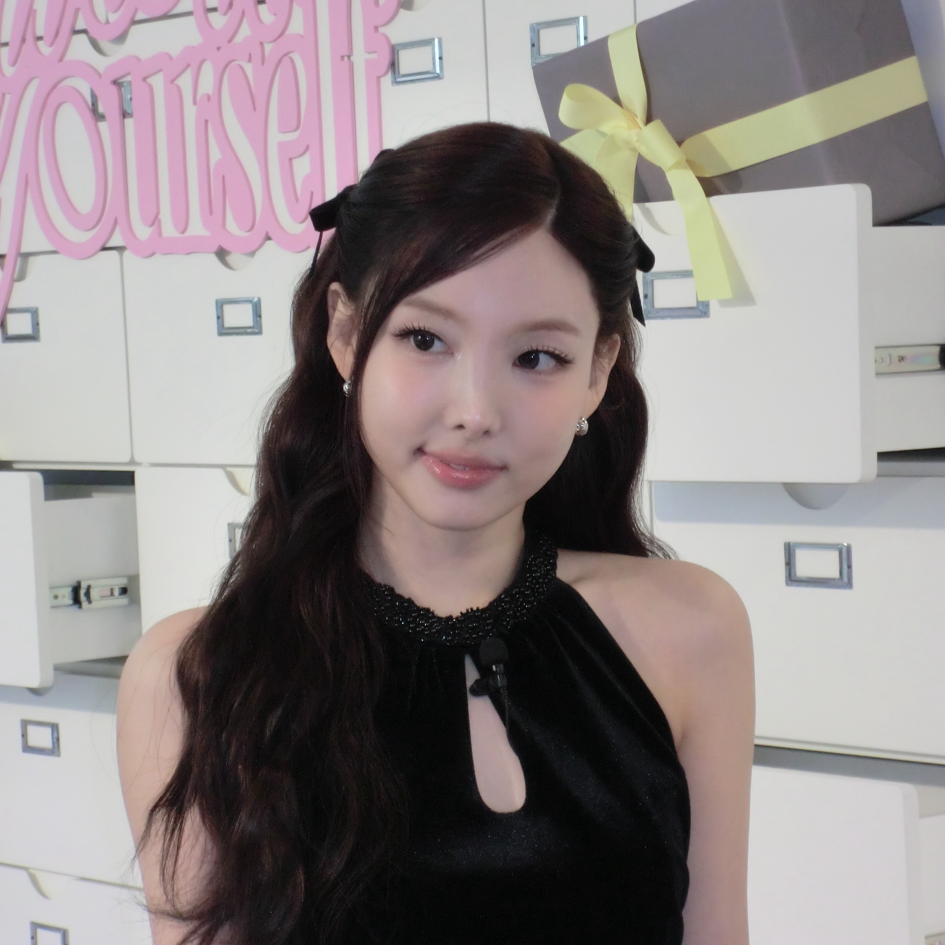 A moment captured by Nayeon (TWICE)'s fan