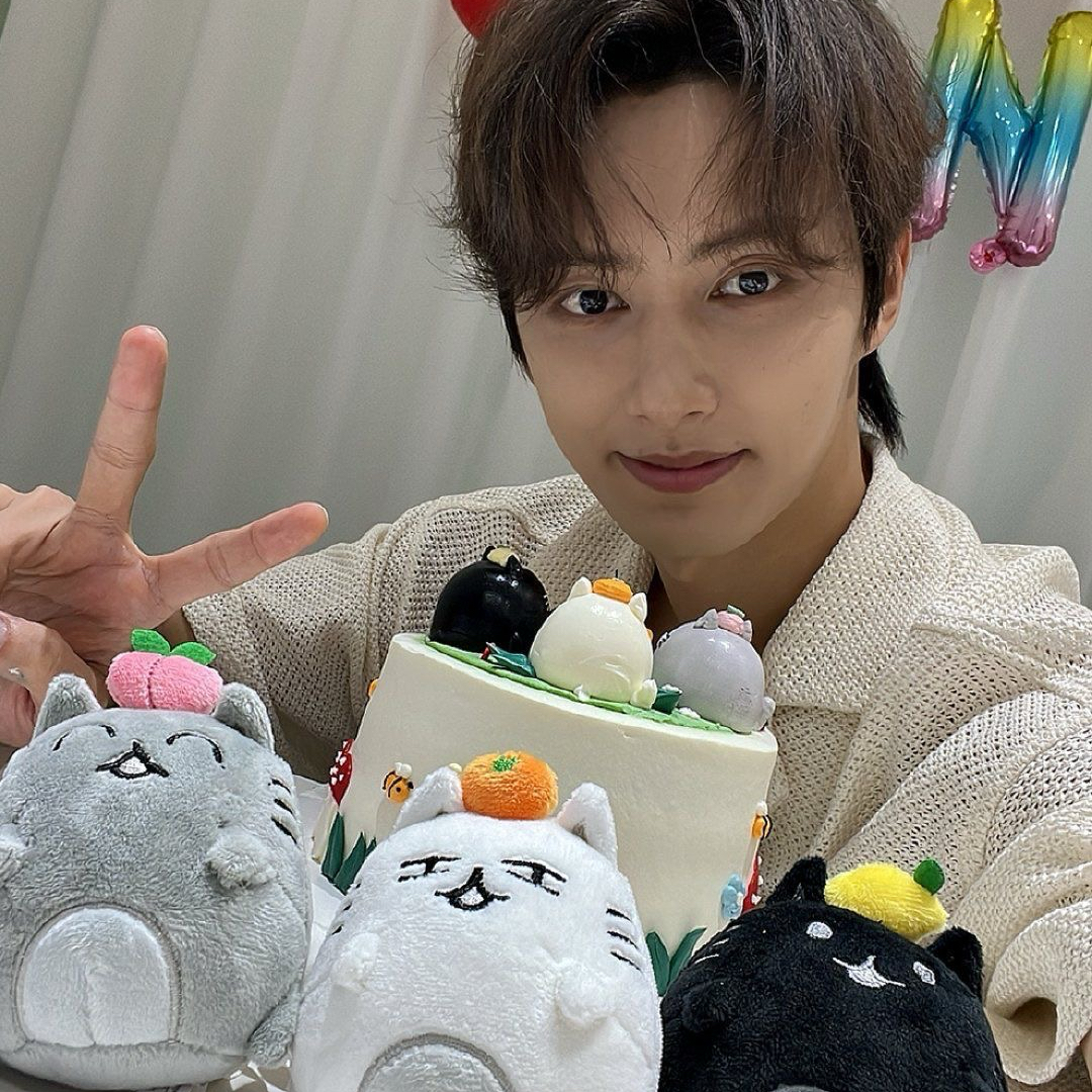 Latest photo of Jun (SEVENTEEN)