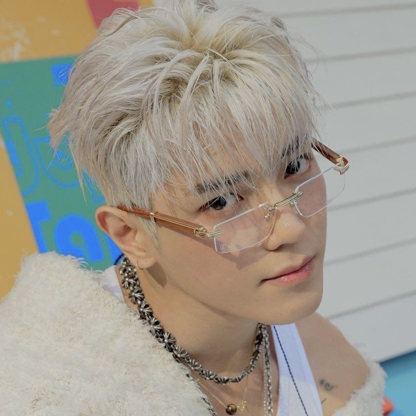 태용 (NCT 127)의 비하인드 컷